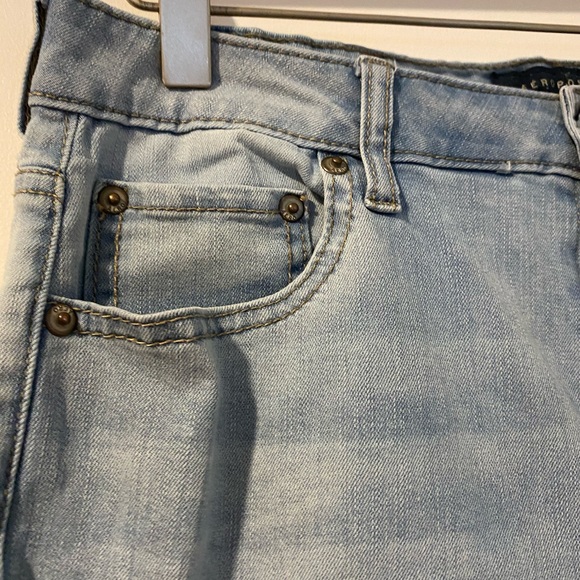 🎉Aeropostale Light Wash Denim “The Norma Jean” - Picture 2 of 6